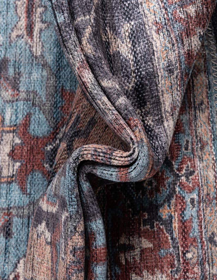 Detail image of  10' 6 x 10' 6  Washable Maahru Round Rug