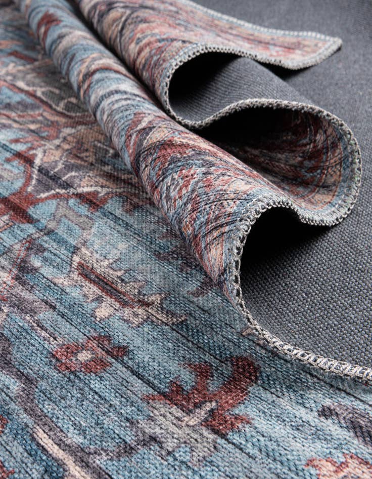 Detail image of  10' 6 x 10' 6  Washable Maahru Round Rug