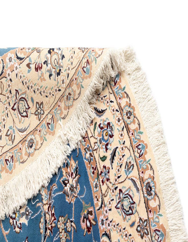 Detail image of  6' 11 x 6' 11 Nain Round Rug