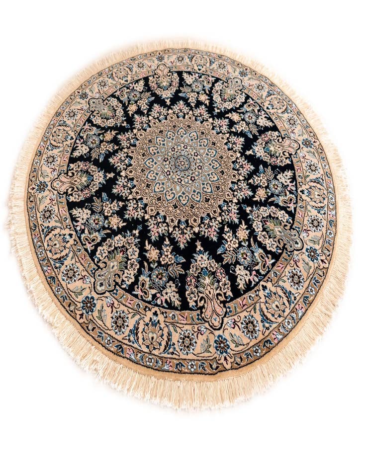 Detail image of  4' 11 x 4' 11 Nain Round Rug