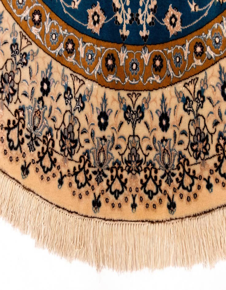 Detail image of  5' 1 x 5' 2 Nain Round Rug