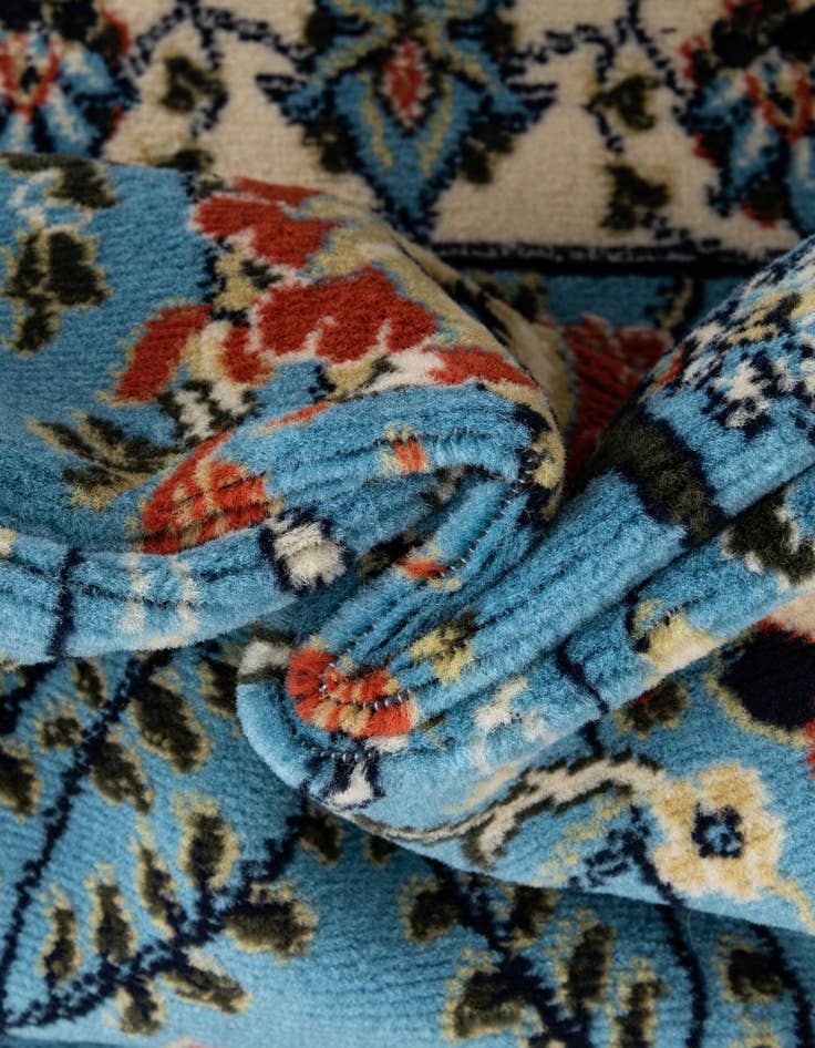 Detail image of  7' 10 x 7' 10 Neda Round Rug