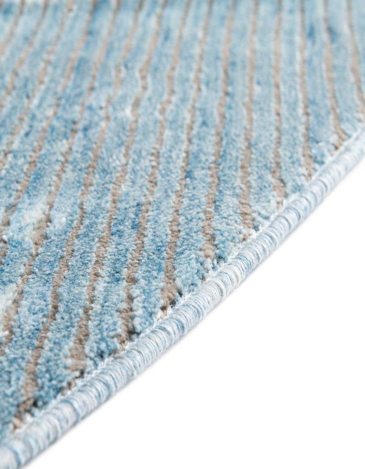 Detail image of  6' 7 x 6' 10 Noble Round Rug