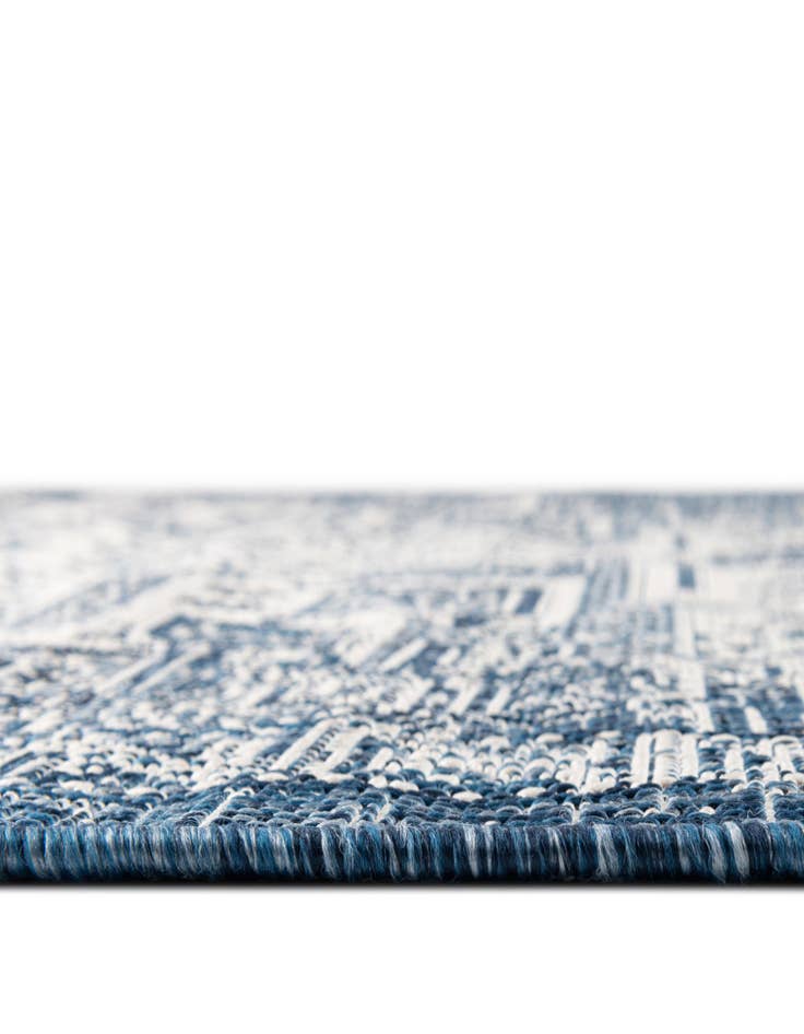 Detail image of  4' x 4'  Washable Aztec Indoor / Outdoor Round Rug