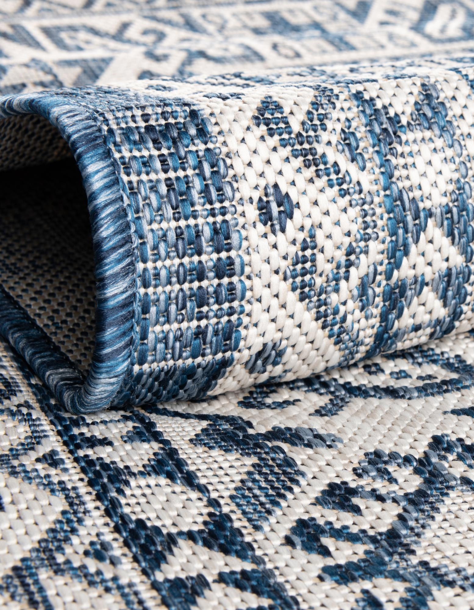 Blue 10' x 10' Aztec Outdoor Round Rug | Rugs.com