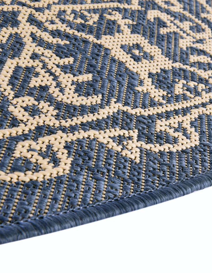 Detail image of  6' x 6'  Washable Botanical Indoor / Outdoor Round Rug