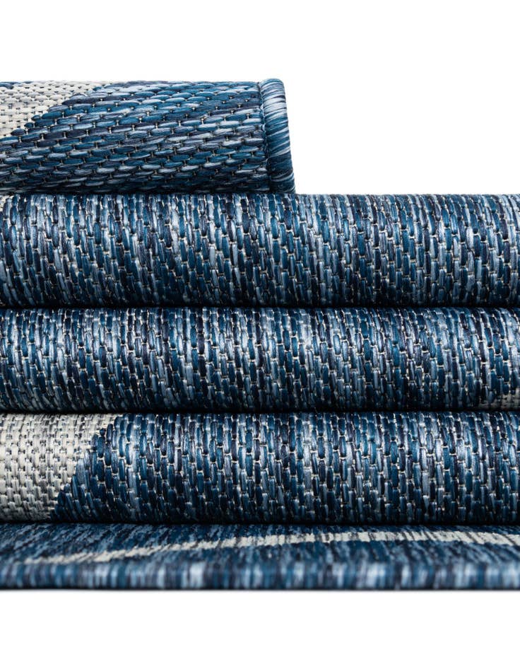 Detail image of  13' x 13'  Washable Botanical Indoor / Outdoor Round Rug