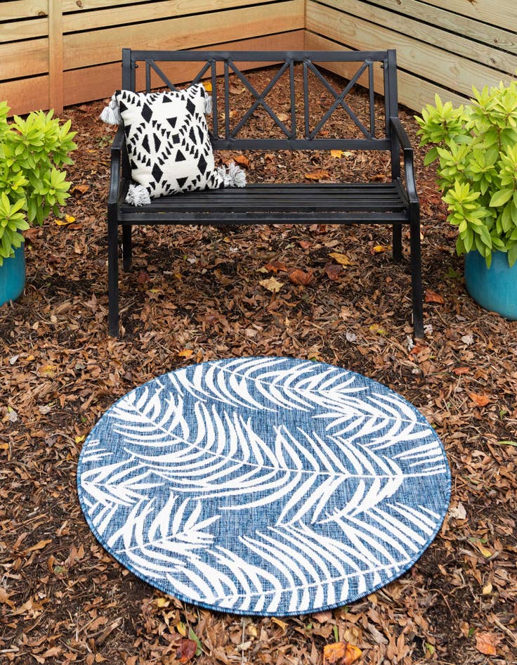 Detail image of  13' x 13'  Washable Botanical Indoor / Outdoor Round Rug