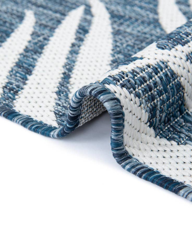 Detail image of  13' x 13'  Washable Botanical Indoor / Outdoor Round Rug