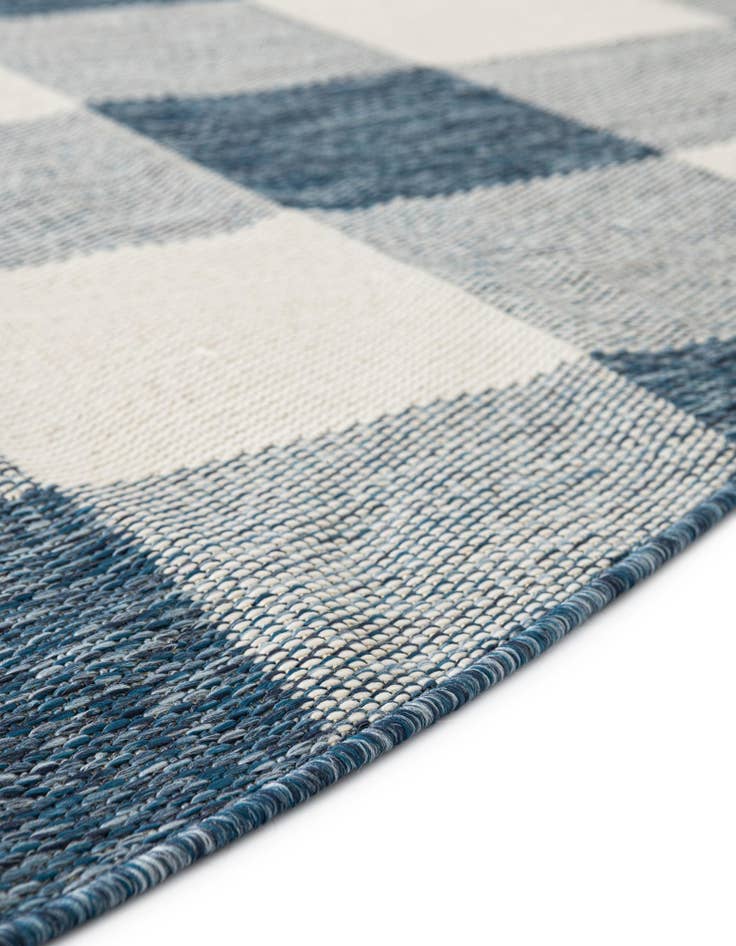 Detail image of  7' 10 x 7' 10  Washable Checkered Indoor / Outdoor Round Rug