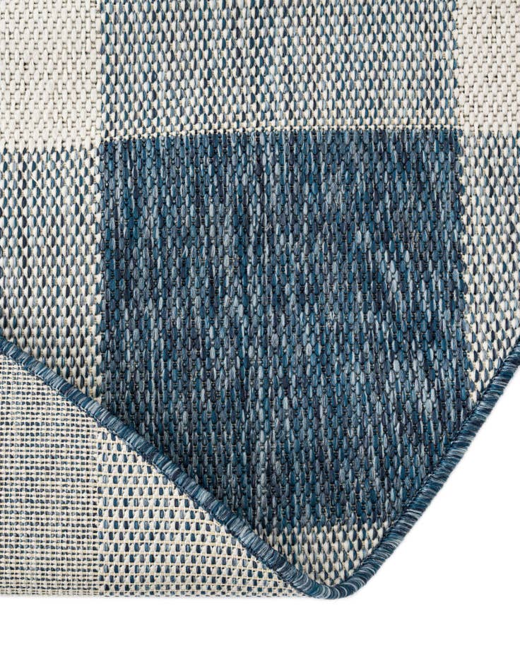 Detail image of  7' 10 x 7' 10  Washable Checkered Indoor / Outdoor Round Rug
