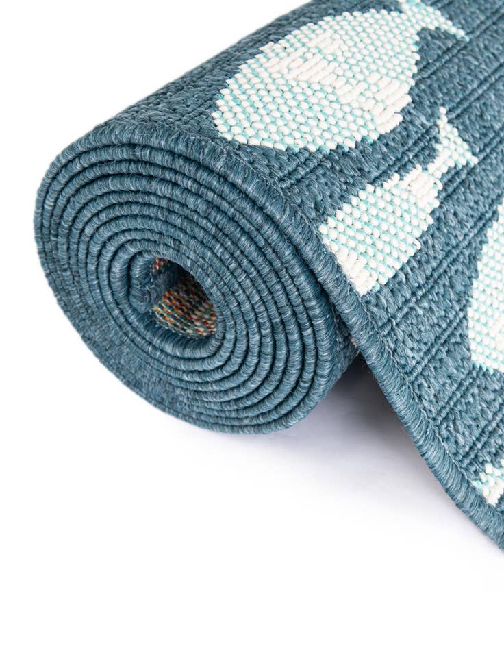 Detail image of  7' x 7'  Washable Coastal Indoor / Outdoor Round Rug