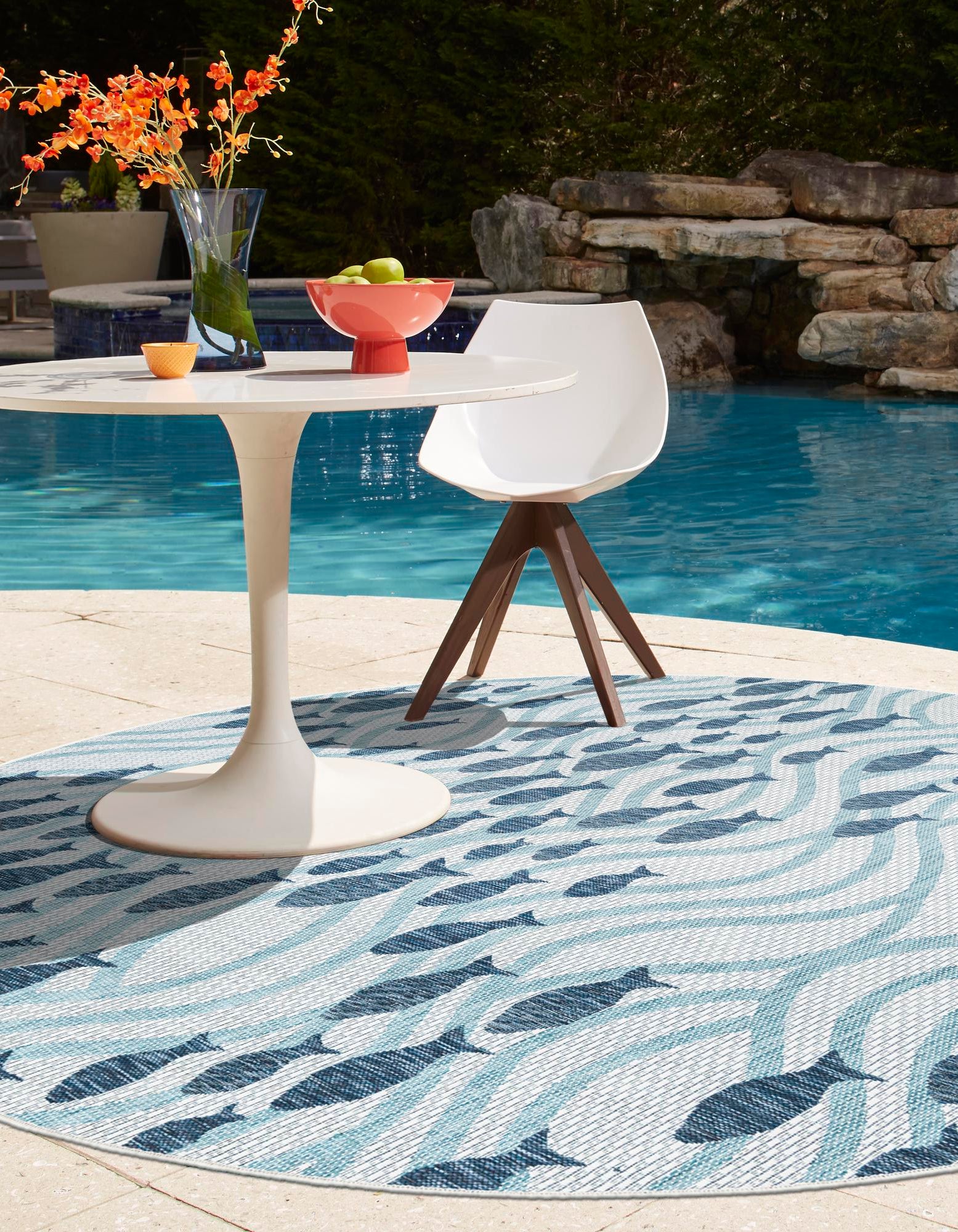 Blue 7' 10 x 7' 10 Coastal Indoor / Outdoor Round Rug | Rugs.com