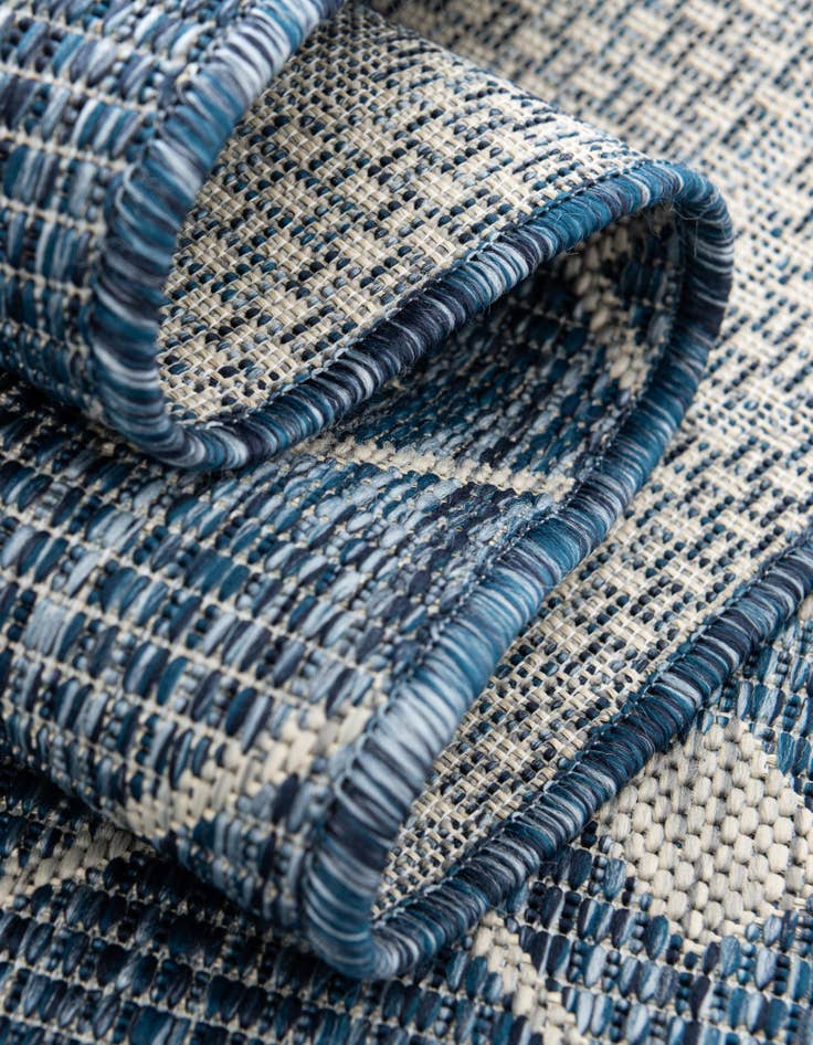 Detail image of  4' x 4'  Washable Lattice Indoor / Outdoor Round Rug