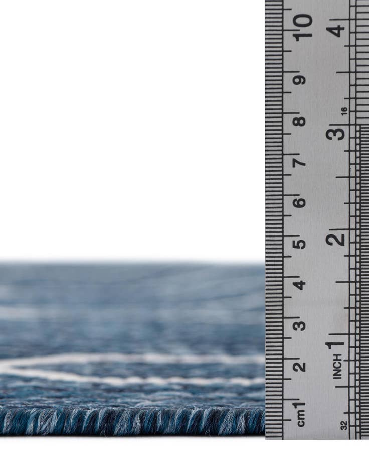 Detail image of  4' x 4'  Washable Lattice Indoor / Outdoor Round Rug