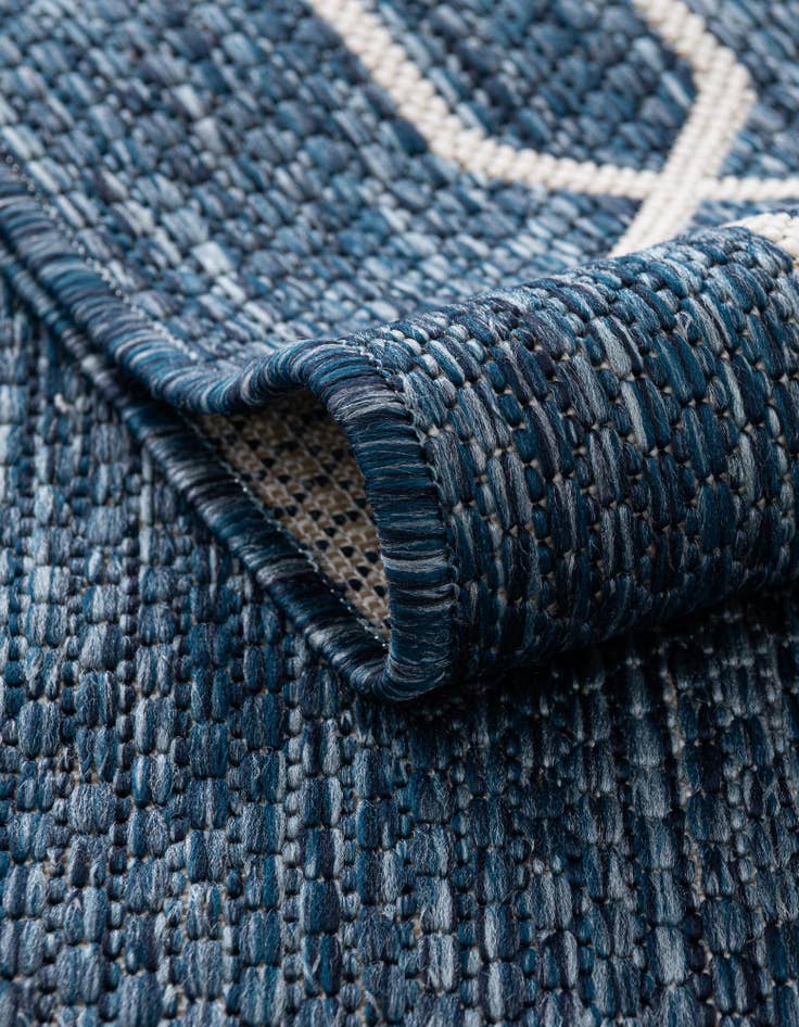 Detail image of  4' x 4'  Washable Lattice Indoor / Outdoor Round Rug