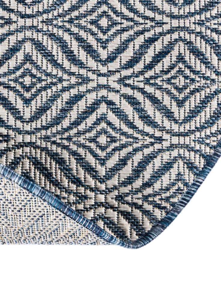 Detail image of  4' x 4'  Washable Lattice Indoor / Outdoor Round Rug