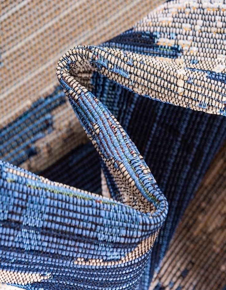 Detail image of  8' x 8'  Washable Modern Indoor / Outdoor Round Rug