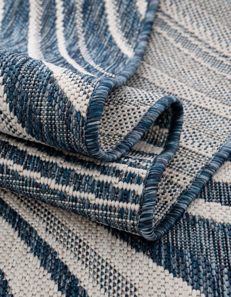 Detail image of  4' x 4'  Washable Modern Indoor / Outdoor Round Rug