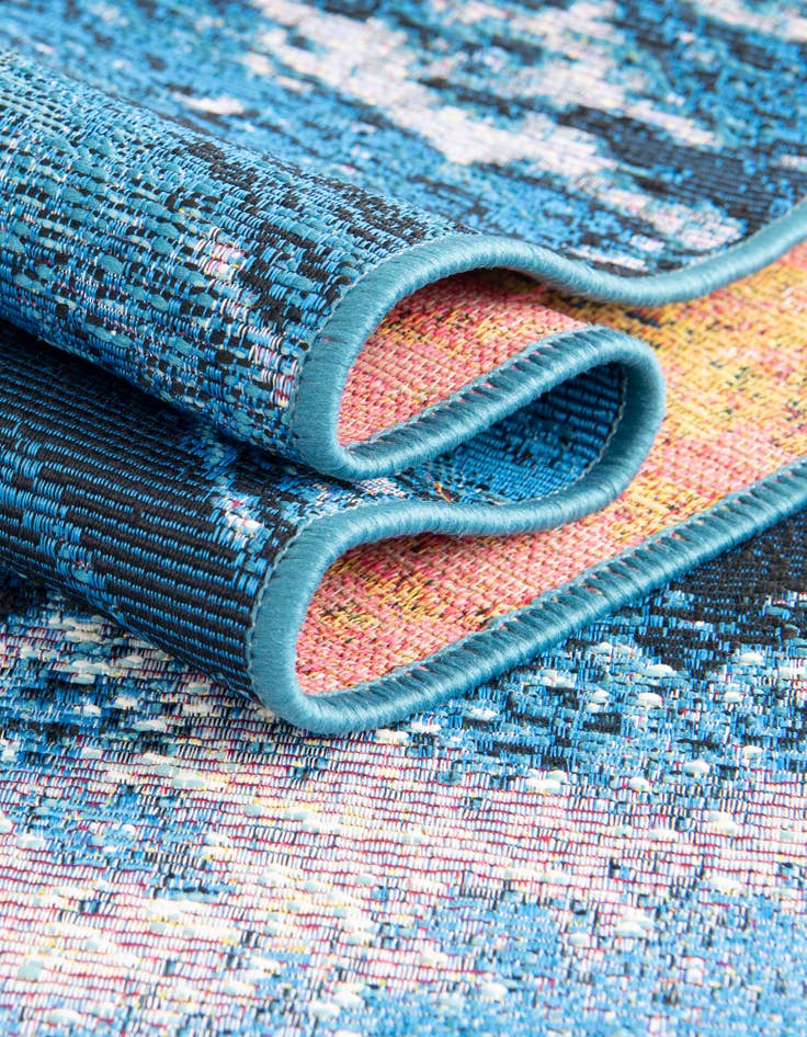 Detail image of  3' 3 x 3' 3  Washable Modern Indoor / Outdoor Round Rug