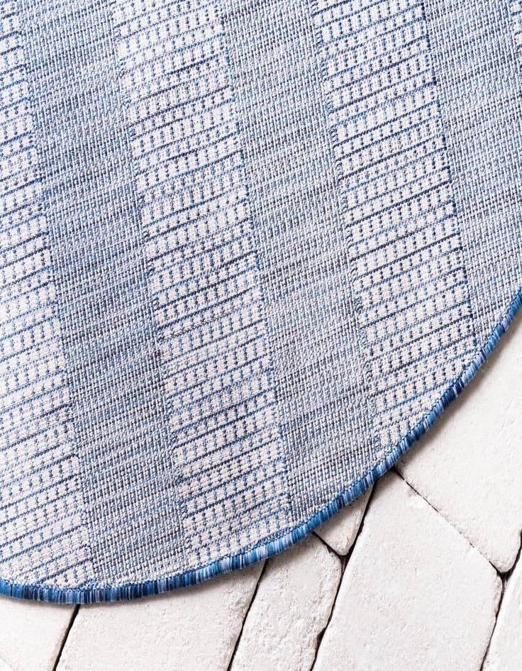 Detail image of  4' x 4'  Washable Ribbon Indoor / Outdoor Round Rug