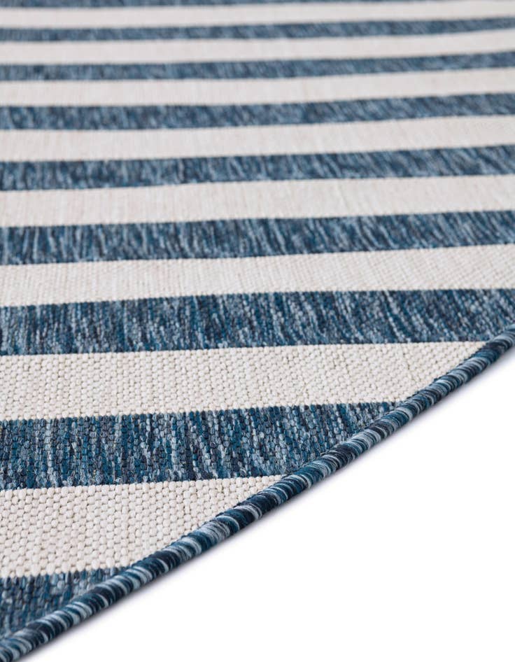 Detail image of  7' 10 x 7' 10  Washable Ribbon Indoor / Outdoor Round Rug