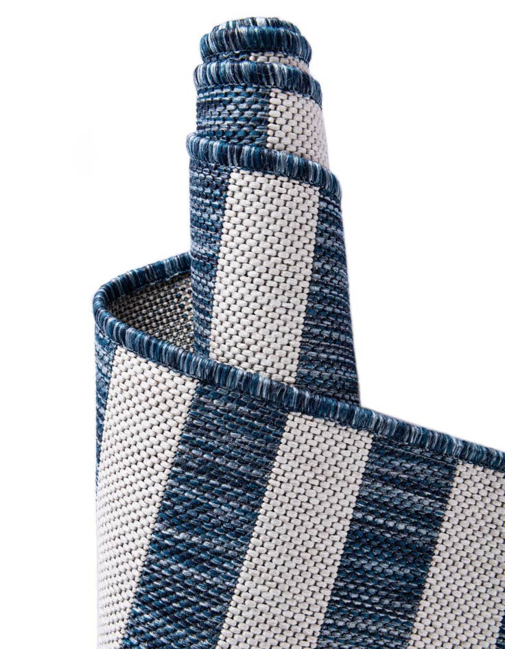 Detail image of  7' 10 x 7' 10  Washable Ribbon Indoor / Outdoor Round Rug