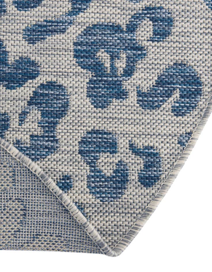 Detail image of  13' x 13'  Washable Safari Indoor / Outdoor Round Rug