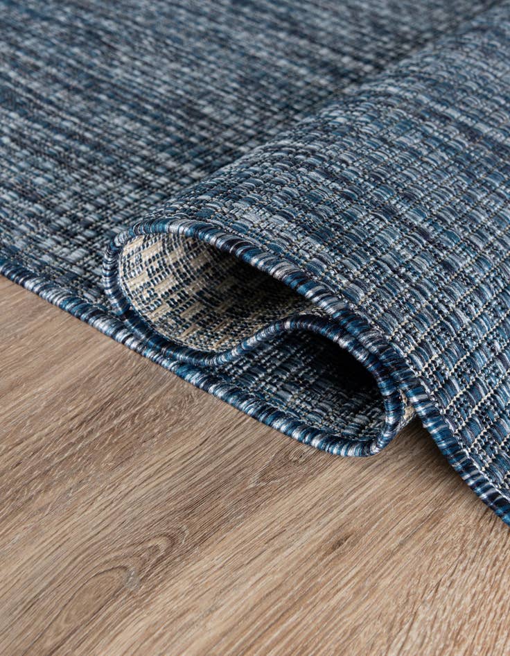 Detail image of  7' 10 x 7' 10  Washable Solid Indoor / Outdoor Round Rug