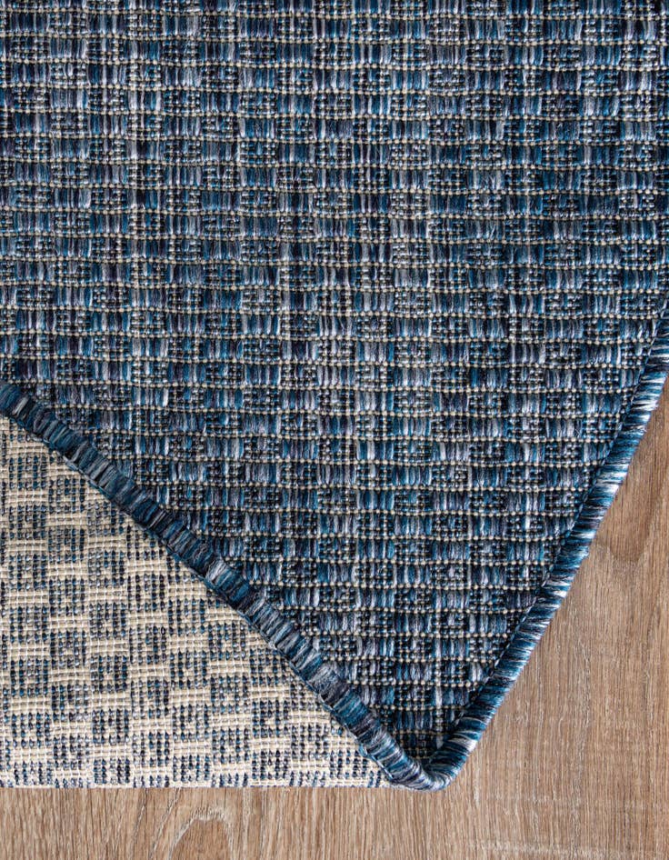 Detail image of  7' 10 x 7' 10  Washable Solid Indoor / Outdoor Round Rug