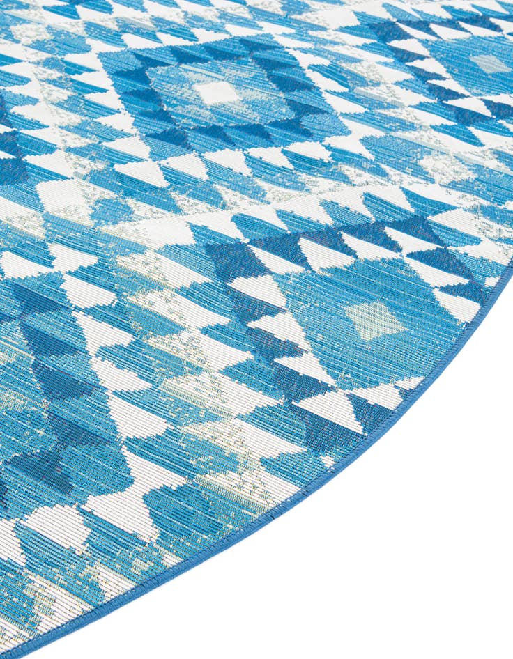 Detail image of  7' 10 x 7' 10  Washable Southwestern Indoor / Outdoor Round Rug