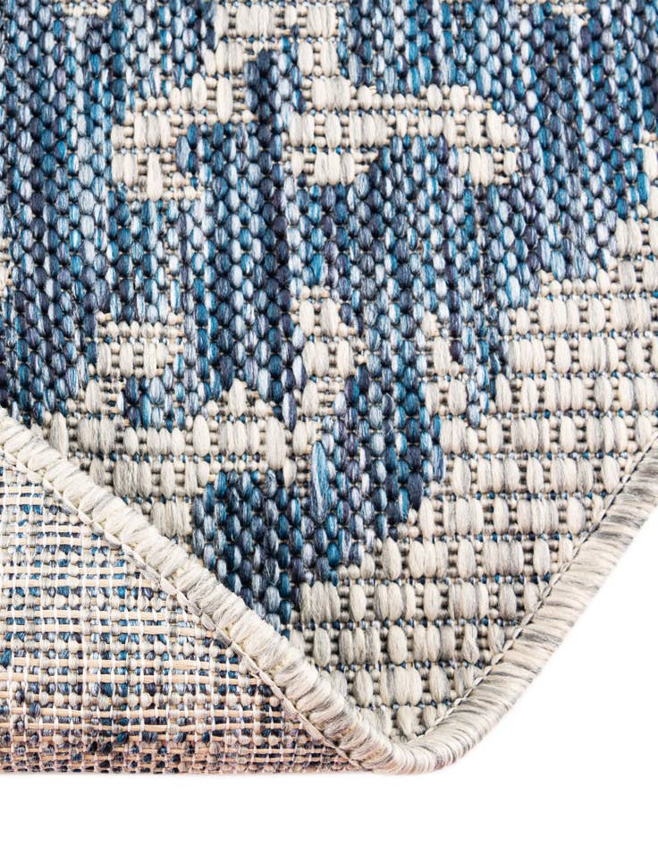 Detail image of  13' x 13'  Washable Traditional Indoor / Outdoor Round Rug