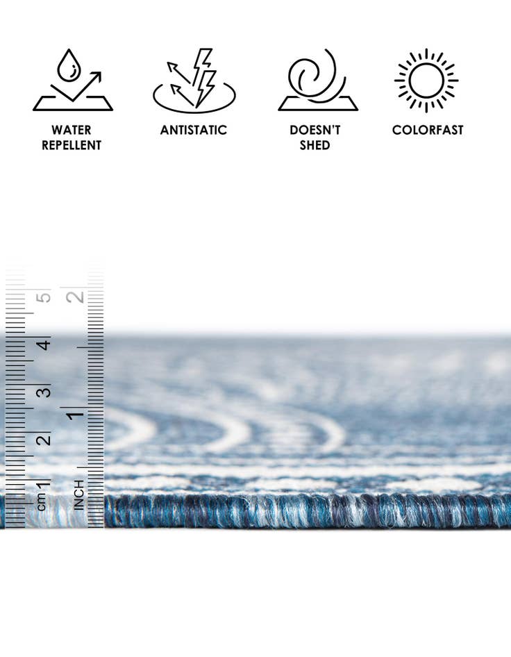 Detail image of  3' x 3'  Washable Traditional Indoor / Outdoor Round Rug