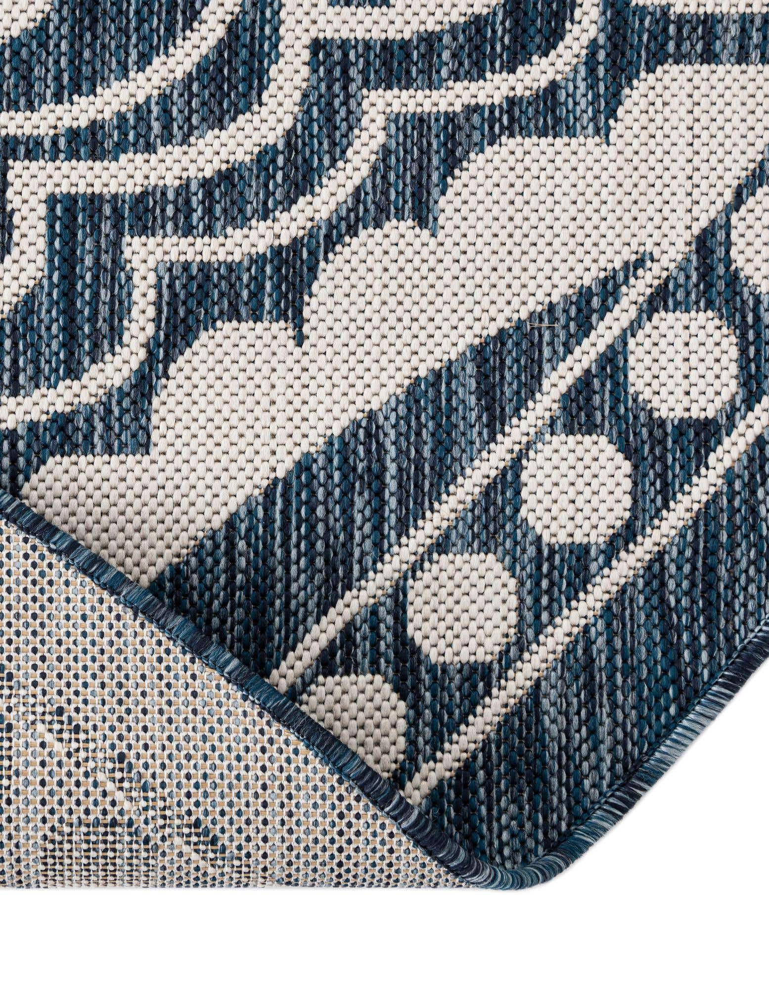 Primary image  6' x 6'  Washable Traditional Indoor / Outdoor Round Rug