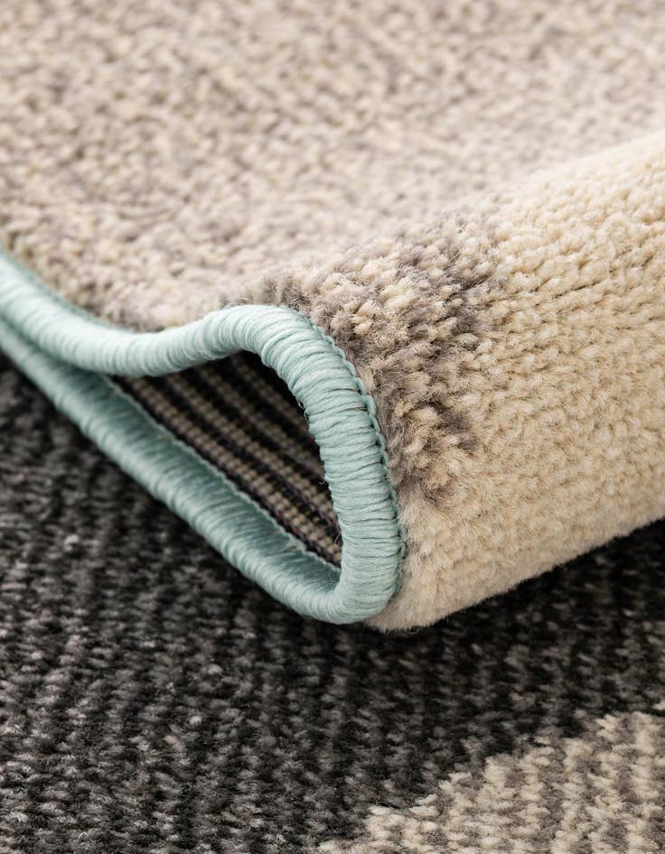 Detail image of  8' x 8'  Washable Theia Round Rug