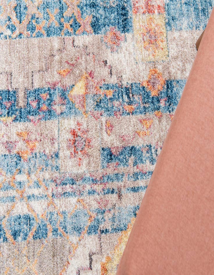 Detail image of  8' x 8' Vega Round Rug