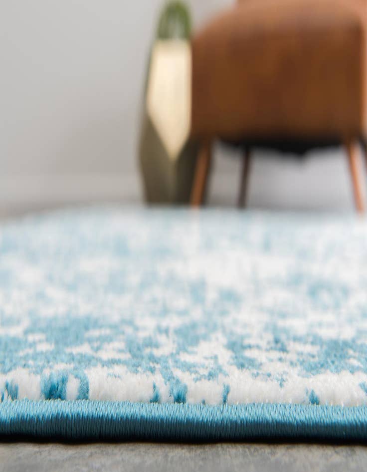 Detail image of 8' x 8' Veneto Round Rug