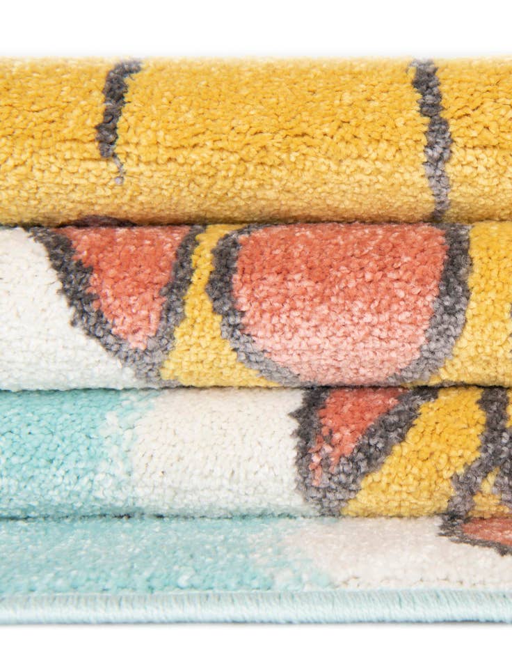 Detail image of  7' 10 x 7' 10 Giraffe Whimsy Kids Round Rug