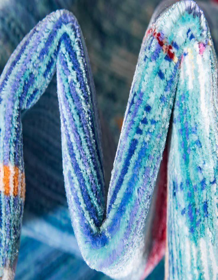 Detail image of 2' 7 x 9' 10 Alexis Runner Rug