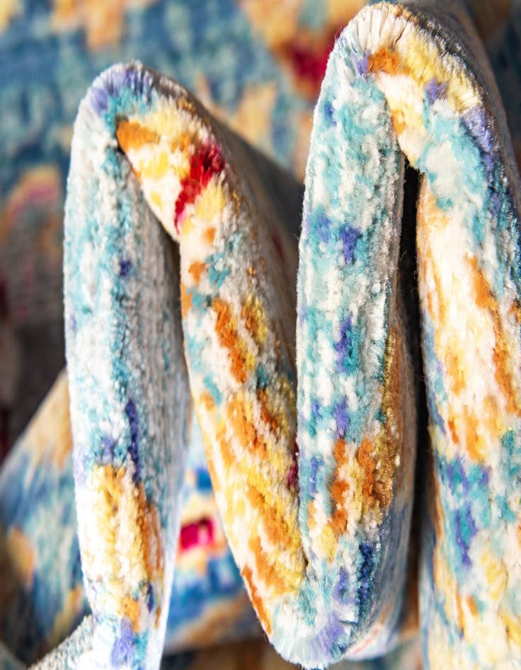 Detail image of  2' 7 x 9' 10 Alexis Runner Rug