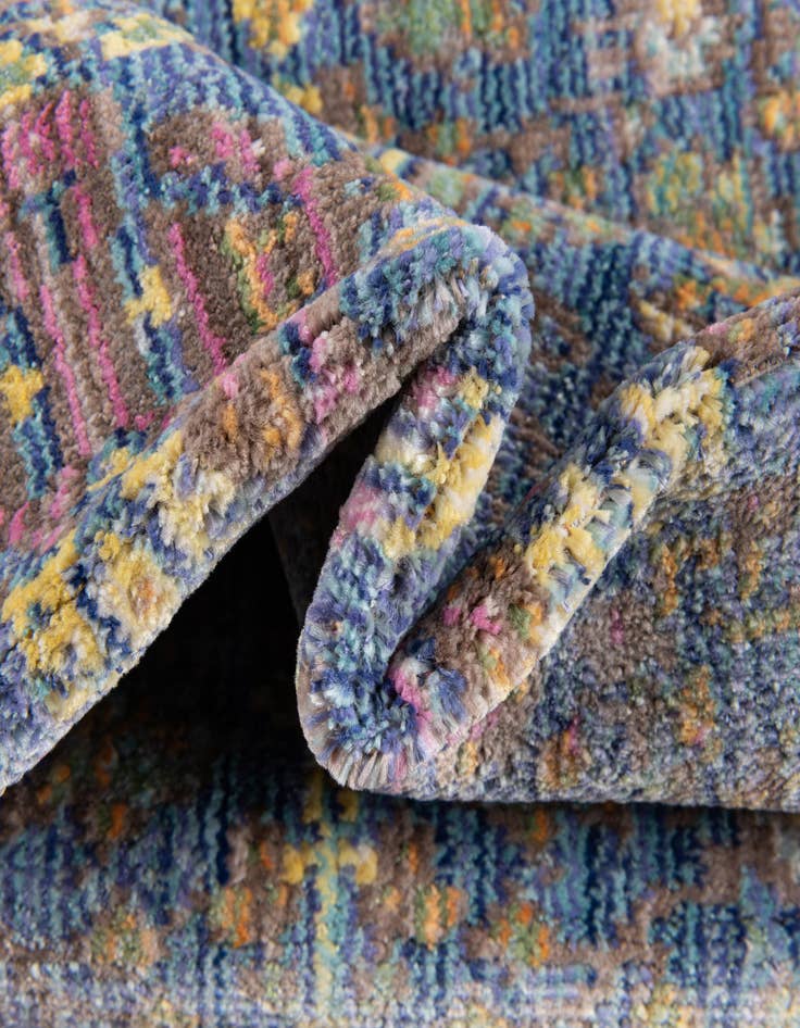 Detail image of  2' 3 x 6' Alexis Runner Rug