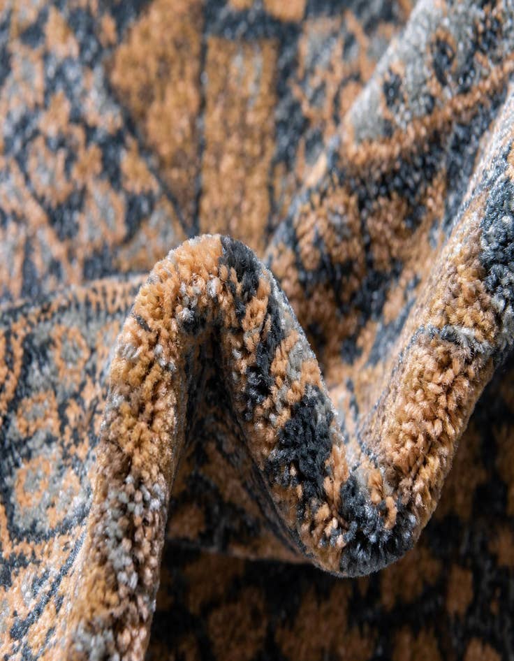 Detail image of  2' 7 x 10' Amina Runner Rug