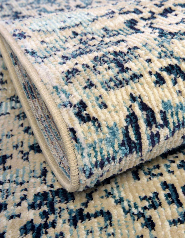 Detail image of  2' 2 x 6' Amulet Runner Rug