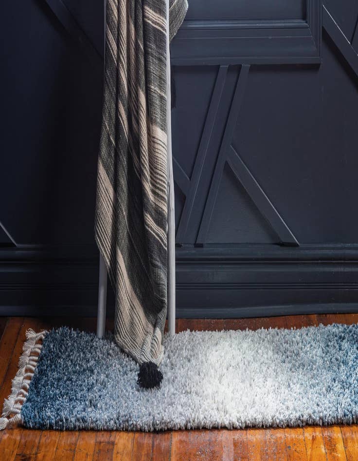 Detail image of  2' 7 x 8' 2 Athena Shag Runner Rug