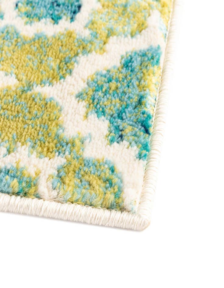 Detail image of  2' x 8' Azalea Runner Rug