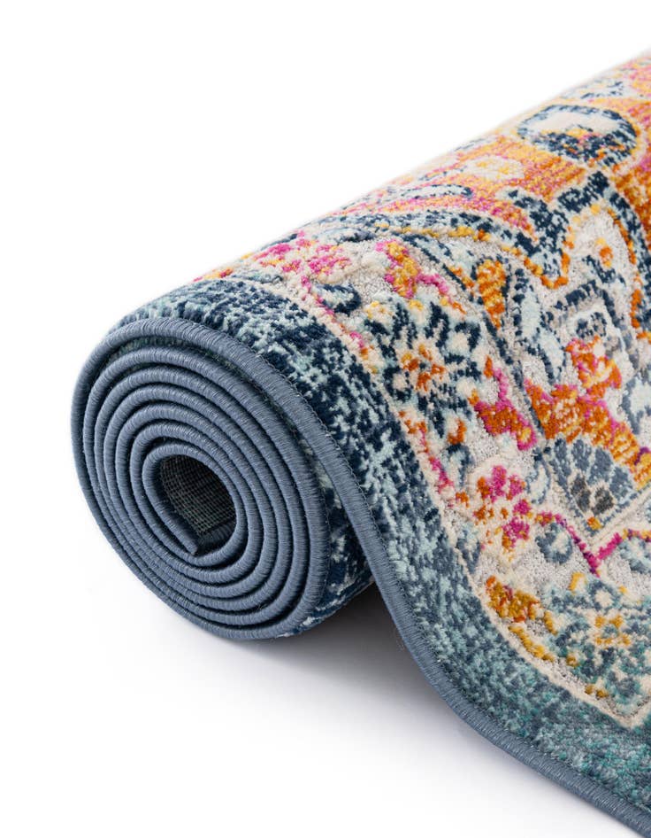 Detail image of  2' 7 x 9' 10 Budapest Runner Rug