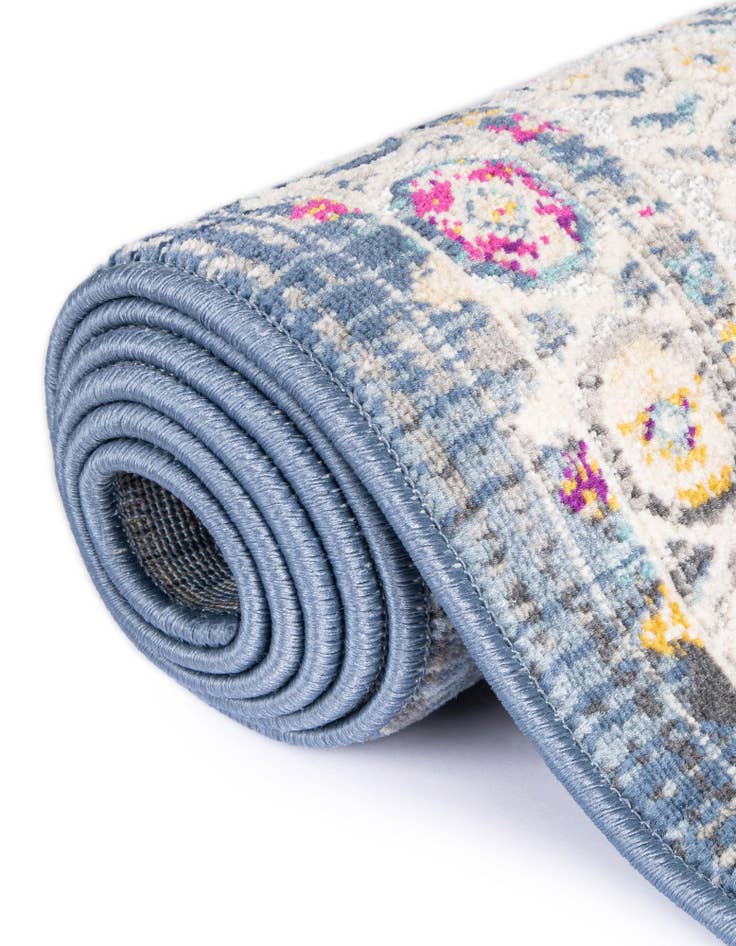 Detail image of  2' 7 x 9' 10 Budapest Runner Rug