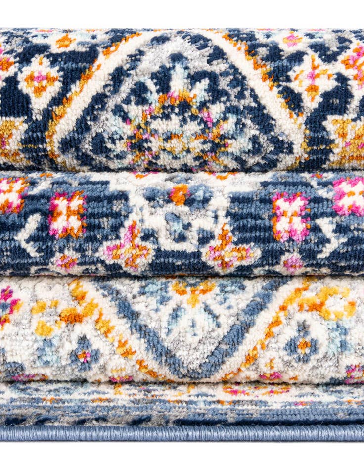 Detail image of  2' 7 x 9' 10 Budapest Runner Rug
