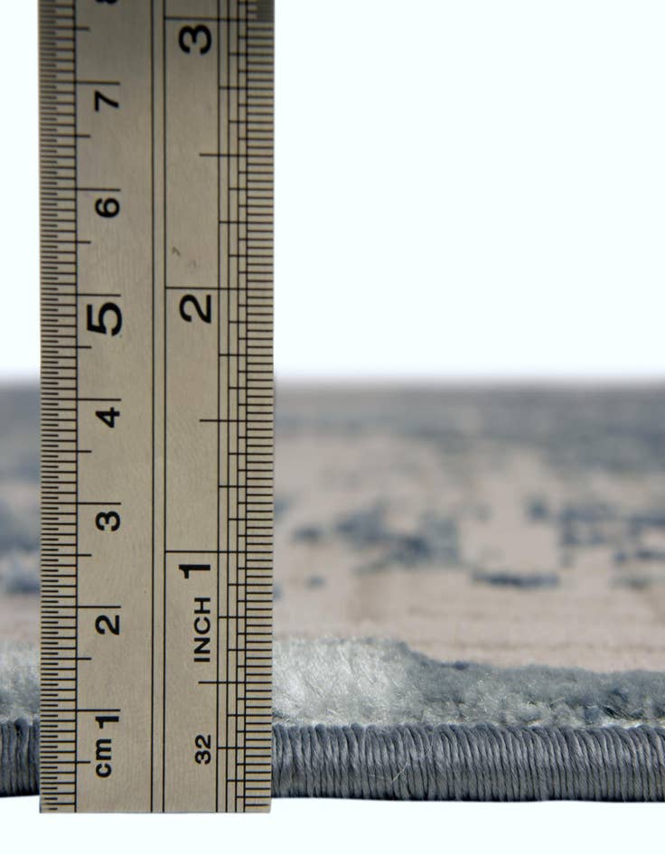 Detail image of  2' 7 x 8' 2 Derbyshire Runner Rug