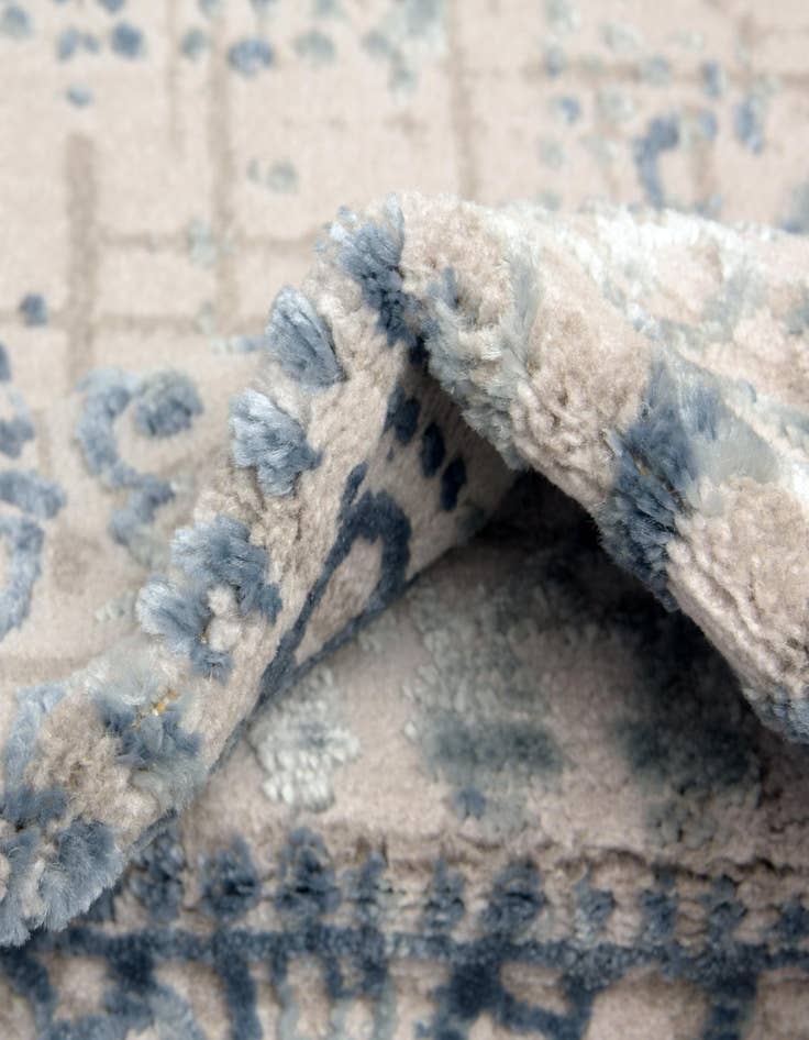 Detail image of  2' 7 x 8' 2 Derbyshire Runner Rug